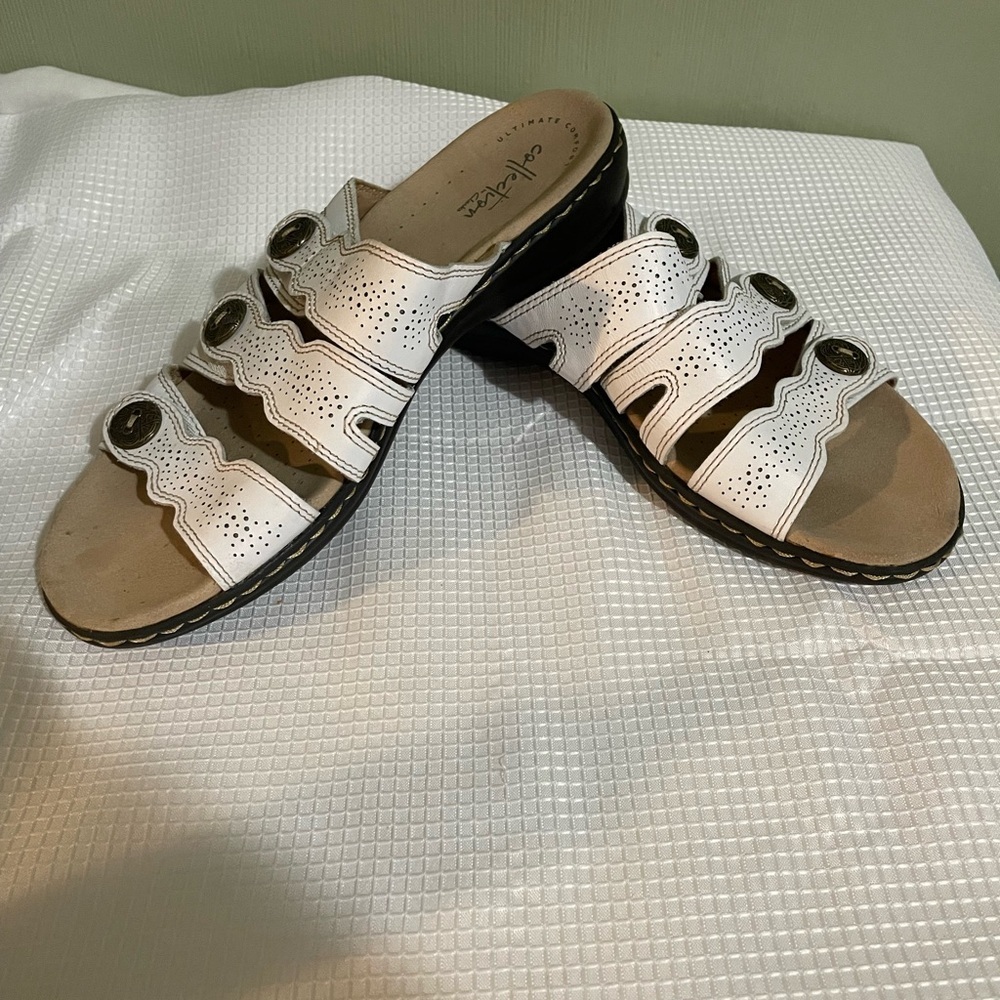 Clarks White and Black Leather Sandals - Picture 1 of 8